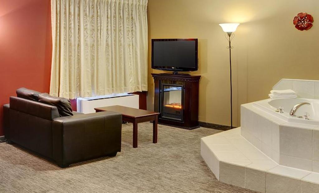 Travelodge Hotel By Wyndham סודברי מראה חיצוני תמונה